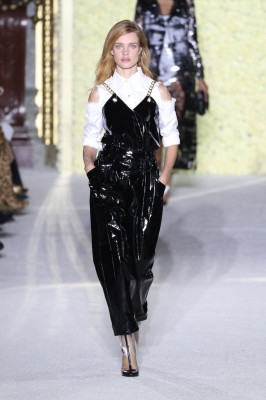 Natalia Vodianova – Walks Balmain Fashion Show in Paris