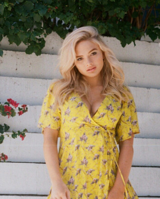 Natalie Alyn Lind – Social Media