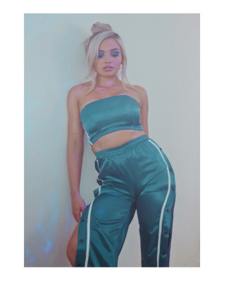 Natalie Alyn Lind – Social Media
