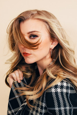 Natalie Dormer- Bustle