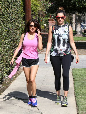 Natalie Loren pic #1276559