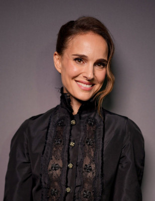 Natalie Portman – at Dior Fall 2025 Fashion Show 