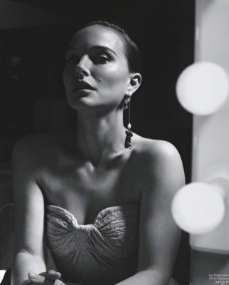 Natalie Portman – VOGUE Australia April 2019