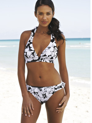 Natalie Suliman pic #449344