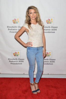 Natalie Zea 2017