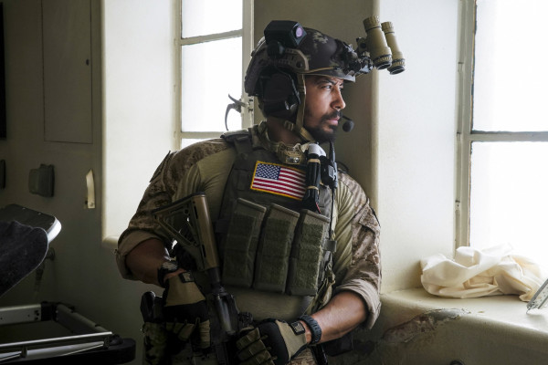 Neil Brown Jr - Seal Team (2017) 1x02 &#039;Other Lives&#039;