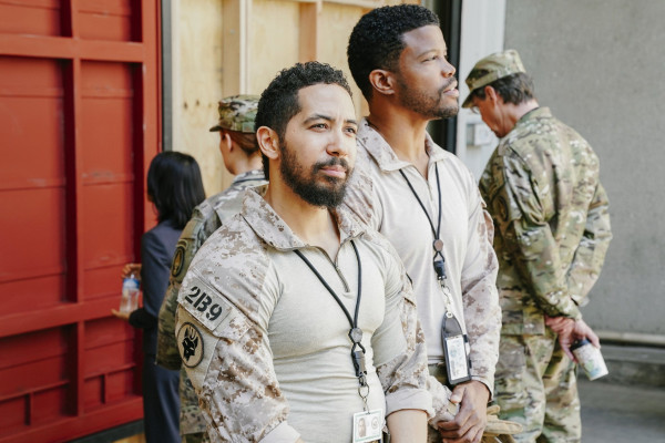 Neil Brown Jr - Seal Team (2017) 1x06 &#039;The Spinning Wheel&#039;