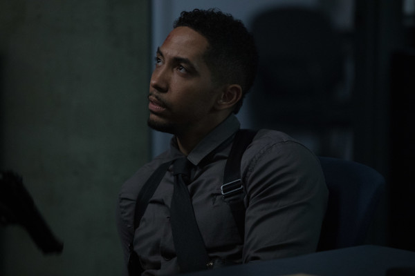 Neil Brown Jr - Dirk Gently&#039;s Holistic Detective Agency (2016)