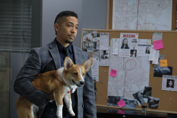 Neil Brown Jr - Dirk Gently&#039;s Holistic Detective Agency (2016)