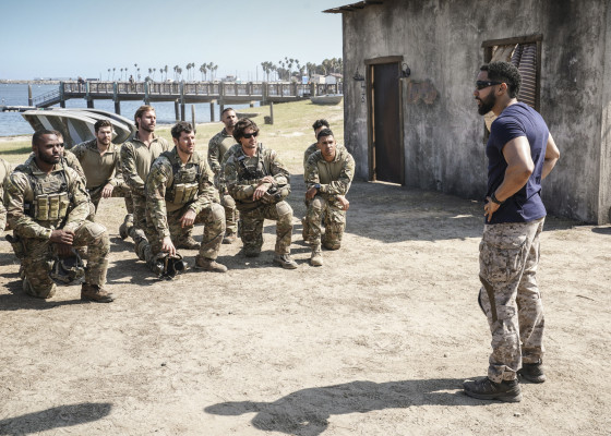 Neil Brown Jr - Seal Team (2018) 2x01 &#039;Fracture&#039;