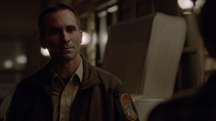 Nestor Carbonell - Bates Motel (2013) 1x01 &#039;First You Dream, Then You Die&#039;