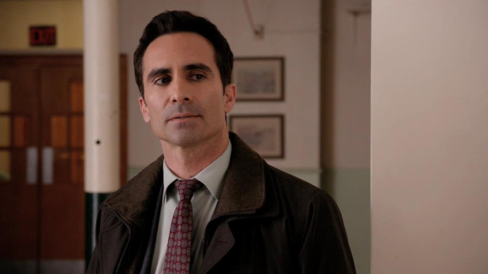 Nestor Carbonell - Ringer (2011) 1x11 &#039;Pilot&#039;