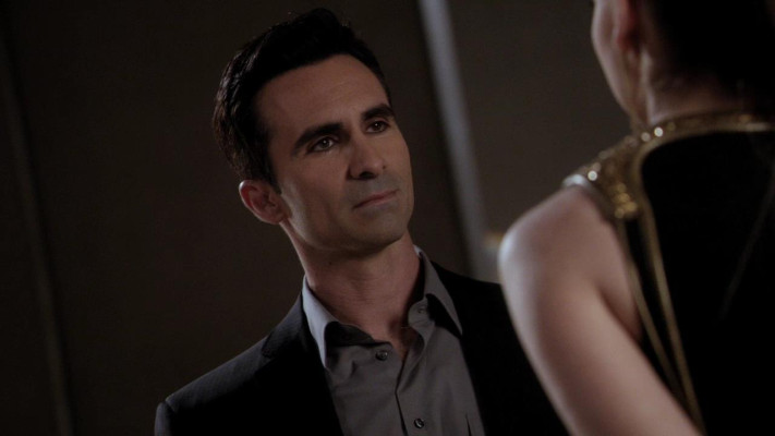 Nestor Carbonell - Ringer (2011) 1x02 &#039;She&#039;s Ruining Everything&#039;