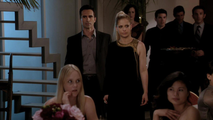 Nestor Carbonell - Ringer (2011) 1x02 &#039;She&#039;s Ruining Everything&#039;