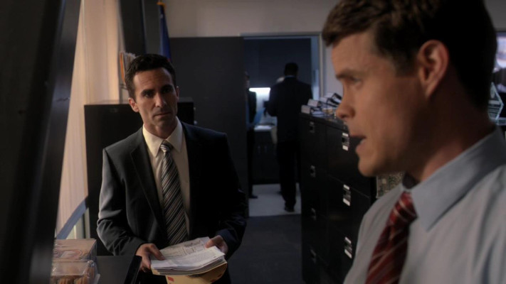 Nestor Carbonell - Ringer (2011) 1x02 &#039;She&#039;s Ruining Everything&#039;
