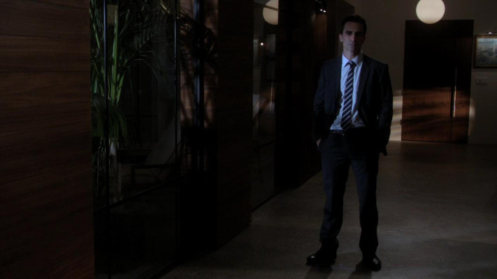 Nestor Carbonell - Ringer (2011) 1x04 &#039;It&#039;s Gonna Kill Me, But I&#039;ll Do It&#039;