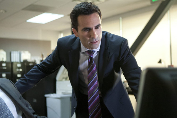 Nestor Carbonell - Ringer (2011) 1x04 &#039;It&#039;s Gonna Kill Me, But I&#039;ll Do It&#039;