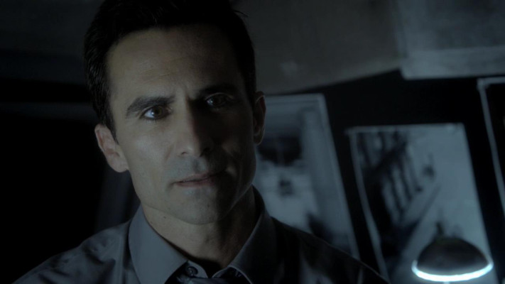 Nestor Carbonell - Ringer (2011) 1x08 &#039;Maybe We Can Get a Dog Instead?&#039;