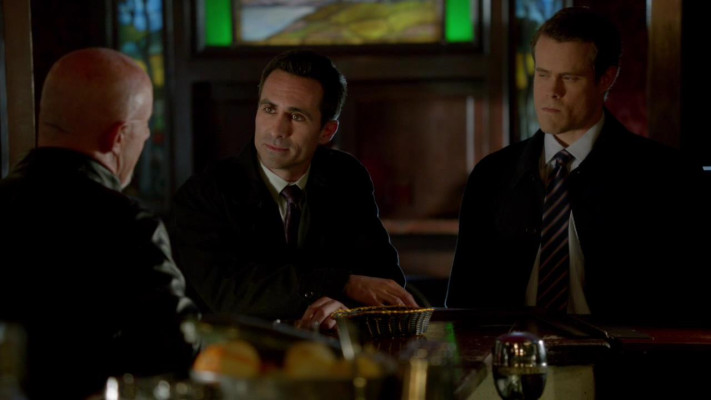 Nestor Carbonell-Ringer (2012)1x20 If You&#039;re Just an Evil Bitch Then Get Over It