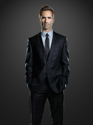 Nestor Carbonell - Ringer (2011-2012) Promoshoot
