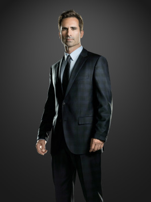 Nestor Carbonell - Ringer (2011-2012) Promoshoot