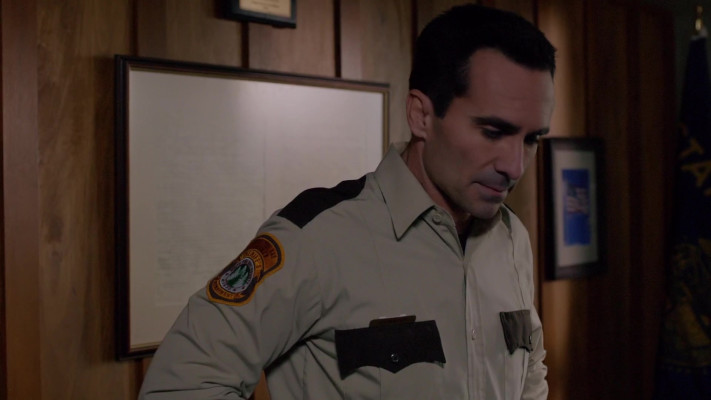 Nestor Carbonell - Bates Motel (2015) 3x03 &#039;Persuasion&#039;