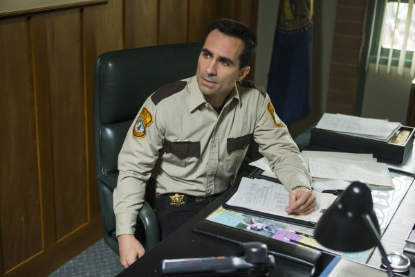 Nestor Carbonell - Bates Motel (2015) 3x03 &#039;Persuasion&#039;