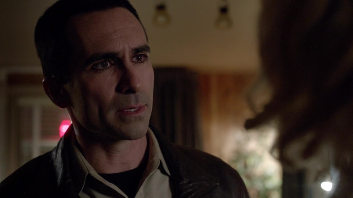 Nestor Carbonell - Bates Motel (2015) 3x04 &#039;Unbreak-Able&#039;