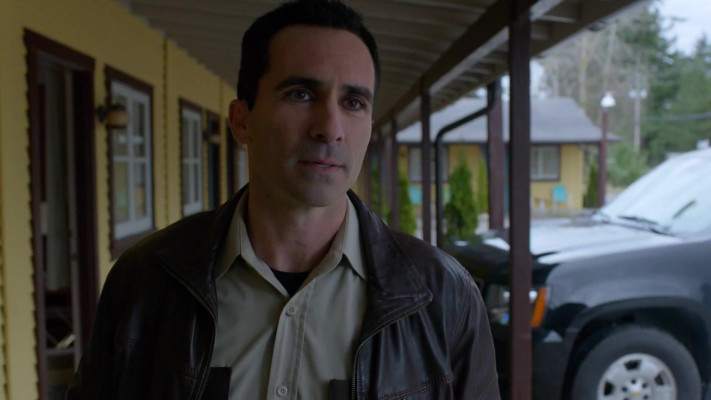 Nestor Carbonell - Bates Motel (2015) 3x04 &#039;Unbreak-Able&#039;