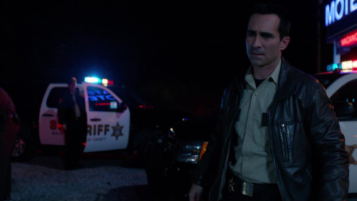 Nestor Carbonell - Bates Motel (2015) 3x04 &#039;Unbreak-Able&#039;