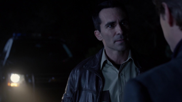 Nestor Carbonell - Bates Motel (2015) 3x04 &#039;Unbreak-Able&#039;