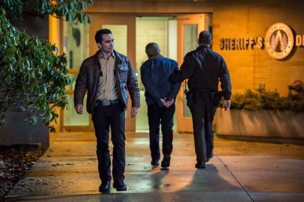 Nestor Carbonell - Bates Motel (2016) 4x05 &#039;Refraction&#039;