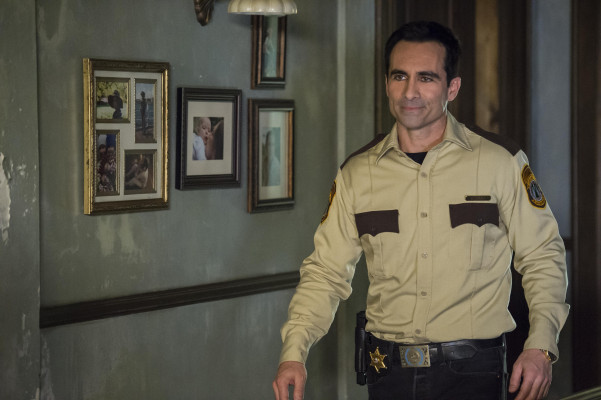 Nestor Carbonell - Bates Motel (2016) 4x06 &#039;The Vault&#039;