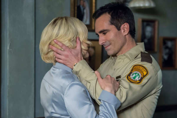 Nestor Carbonell - Bates Motel (2016) 4x06 &#039;The Vault&#039;