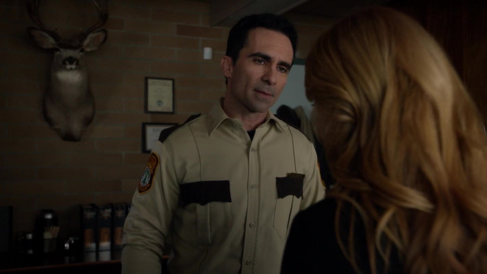 Nestor Carbonell - Bates Motel (2016) 4x07 &#039;There&#039;s No Place Like Home&#039;