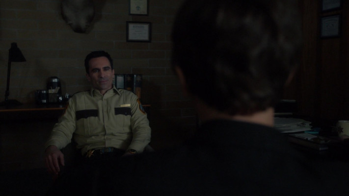 Nestor Carbonell - Bates Motel (2016) 4x08 &#039;Unfailthful&#039;