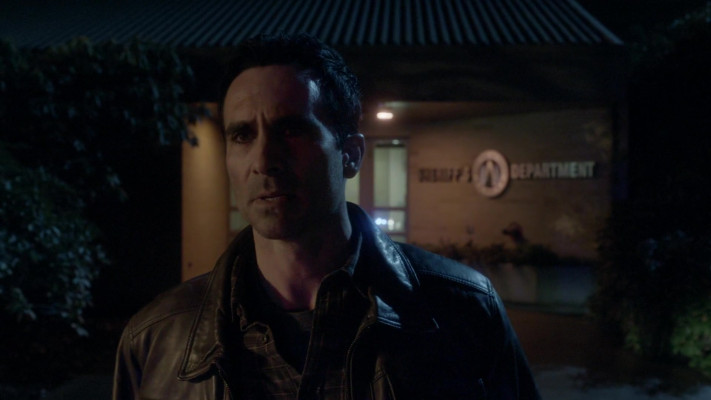 Nestor Carbonell - Bates Motel (2016) 4x10 &#039;Norman&#039;