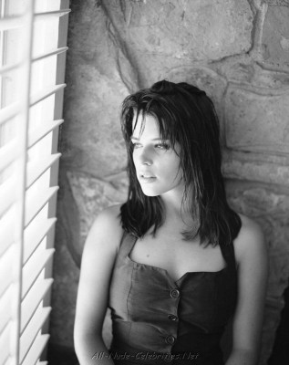 Neve Campbell pic #116957