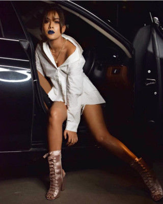 Nia Sharma pic #1070068