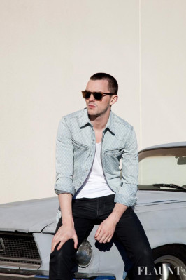 Nicholas Hoult pic #735789