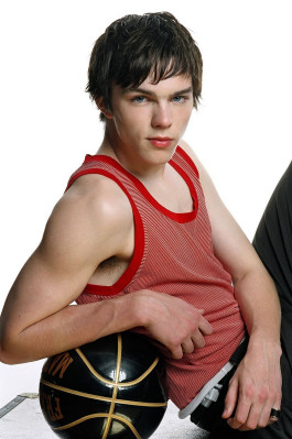 Nicholas Hoult pic #501170