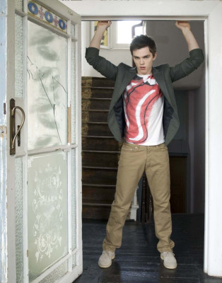 Nicholas Hoult pic #738033