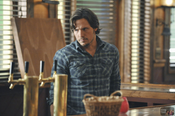 Nick Wechsler - Revenge (2011) 1x03 &#039;Betrayal&#039;