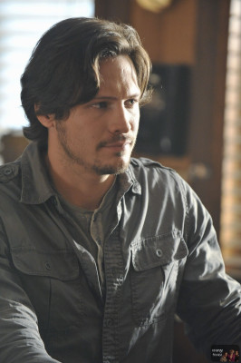 Nick Wechsler - Revenge (2011) 1x03 &#039;Betrayal&#039;