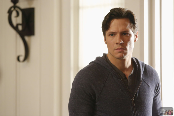 Nick Wechsler - Revenge (2013) 2x13 &#039;Union&#039;