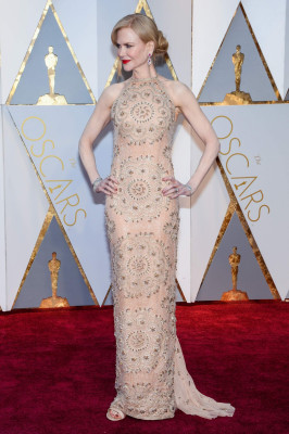 Nicole Kidman – Oscars 2017 Red Carpet in Hollywood