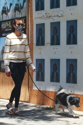 Nina Dobrev pic #1266105