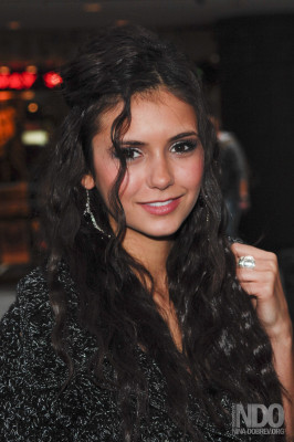 Nina Dobrev pic #711991