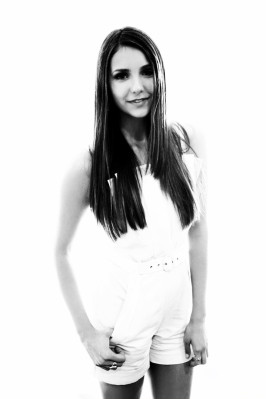 Nina Dobrev pic #715936