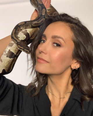 Nina Dobrev